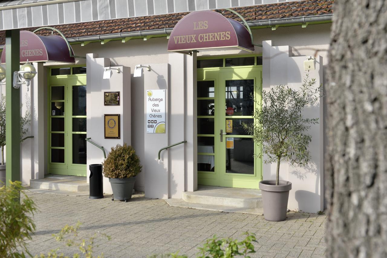 Logis Auberge Des Vieux Chenes Malemort Buitenkant foto