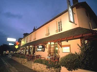Logis Auberge Des Vieux Chenes Malemort Buitenkant foto